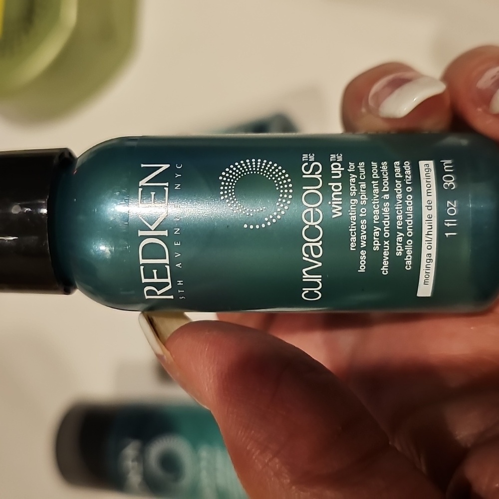 Redken Curvaceous 2- Full Swirl Cream and 1 Curvaceous Wind Up all 1 fl oz. each - Picture 3 of 5